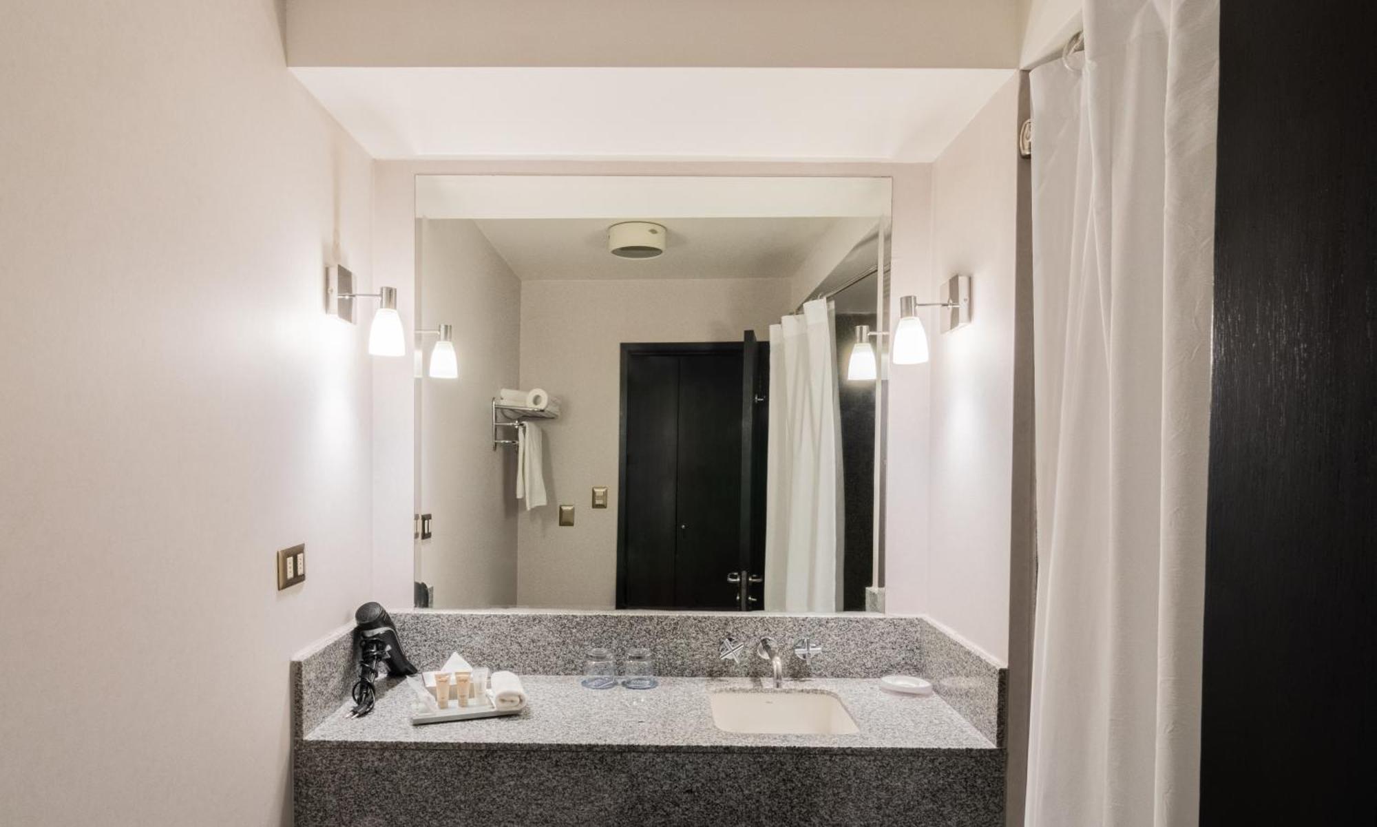 Four Points By Sheraton Los Angeles Exterior photo